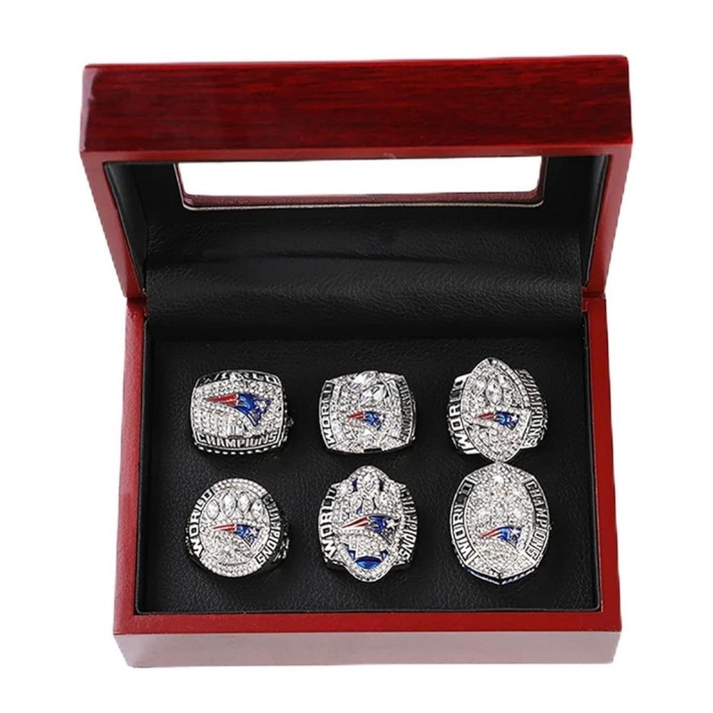 Championship New England Patriots Ring size 11 Commemorative Set